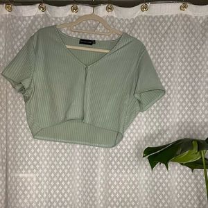 Pretty Little Thing Plus Sage Green Rib Hook And Eye Crop Top